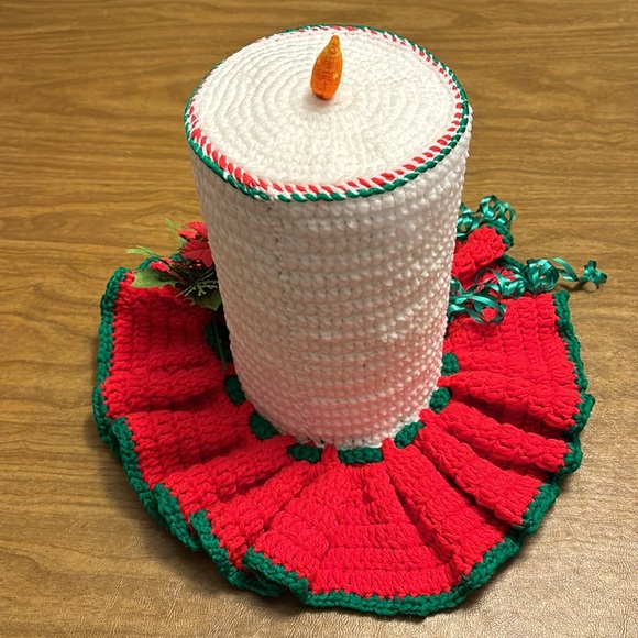 Vintage Early 1980s Christmas Crocheted Large candle centerpiece poinsettia bell - Picture 6 of 10